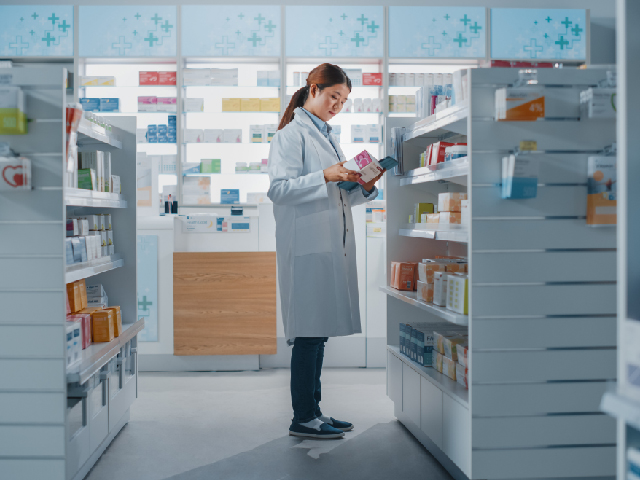 From Data to Decisions: A Guide to Commercial Analytics in the Pharma Industry